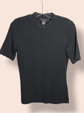 Club Monaco Top Size Small Short Sleeve Fitted Minimalist Tee